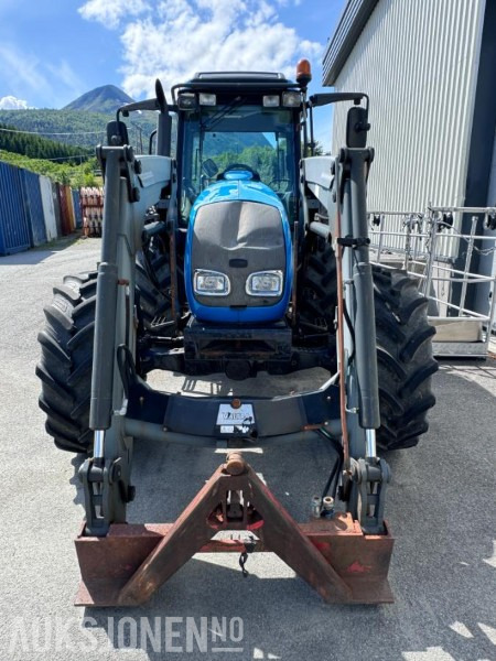 2006 Valtra A95 - 4x4 - 40 km/t - Kun gått 2701 timer - Frontlaster - Triangel og toppstag - Tractor: foto 2 2006 Valtra A95 - 4x4 - 40 km/t - Kun gått 2701 timer - Frontlaster - Triangel og toppstag - Tractor: foto 2