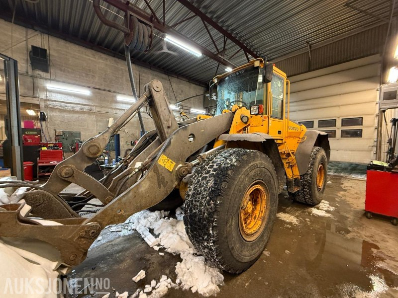 2006 Volvo L120E Hjullaster - Skuff - Vekt - S.smøring - 12500T - Cargadora de ruedas: foto 1 2006 Volvo L120E Hjullaster - Skuff - Vekt - S.smøring - 12500T - Cargadora de ruedas: foto 1