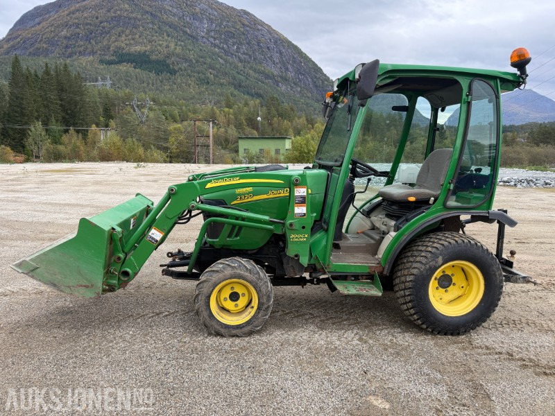 2007 John Deere 2320 Minitraktor / Kompakttraktor 2316 timer. Mykje ekstrautstyr - Tractor: foto 2 2007 John Deere 2320 Minitraktor / Kompakttraktor 2316 timer. Mykje ekstrautstyr - Tractor: foto 2
