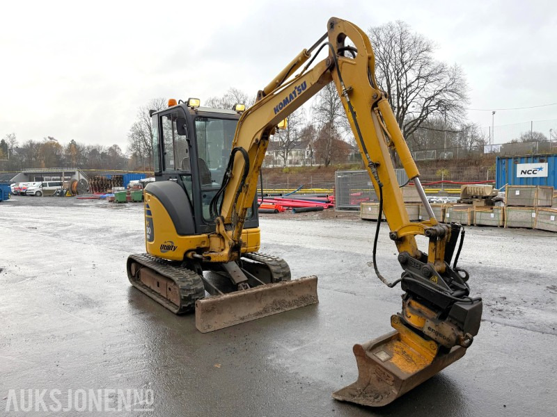 2007 Komatsu PC30 MR-2 minigraver med Engcon tiltrotator, lys, 1 skuffe, gummibelter, skjær - Miniexcavadora: foto 3 2007 Komatsu PC30 MR-2 minigraver med Engcon tiltrotator, lys, 1 skuffe, gummibelter, skjær - Miniexcavadora: foto 3