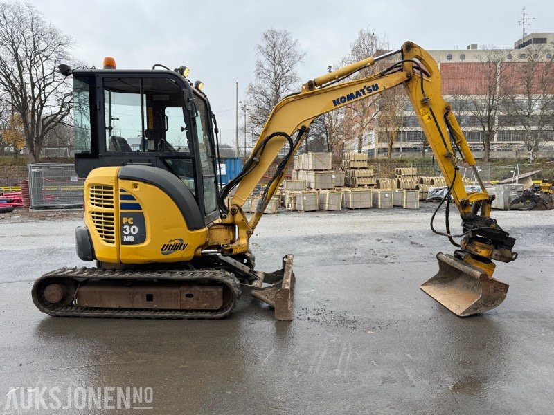 2007 Komatsu PC30 MR-2 minigraver med Engcon tiltrotator, lys, 1 skuffe, gummibelter, skjær - Miniexcavadora: foto 4 2007 Komatsu PC30 MR-2 minigraver med Engcon tiltrotator, lys, 1 skuffe, gummibelter, skjær - Miniexcavadora: foto 4