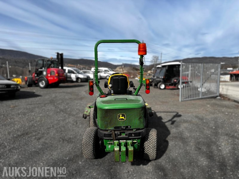 2008 John Deere 1565 Series II frontmontert gressklipper - Tractor: foto 4 2008 John Deere 1565 Series II frontmontert gressklipper - Tractor: foto 4