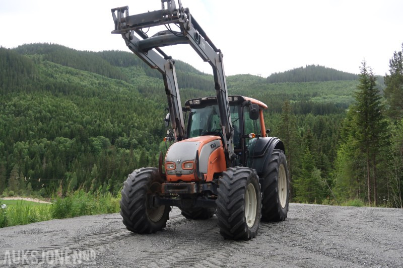 2008 Valtra N141 Twintrac traktor / 9121 timer - Tractor: foto 2 2008 Valtra N141 Twintrac traktor / 9121 timer - Tractor: foto 2