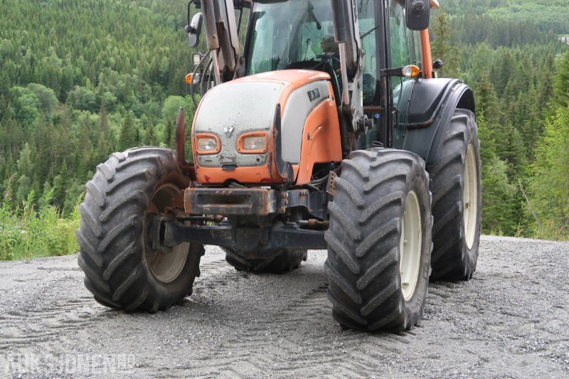 2008 Valtra N141 Twintrac traktor / 9121 timer - Tractor: foto 3 2008 Valtra N141 Twintrac traktor / 9121 timer - Tractor: foto 3