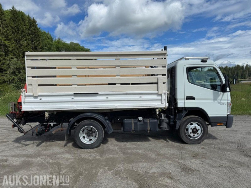 2010 Fuso FUSO 7C15 Bakmontert kran Treveis tipp Høye lemmer - Camión volquete: foto 3 2010 Fuso FUSO 7C15 Bakmontert kran Treveis tipp Høye lemmer - Camión volquete: foto 3