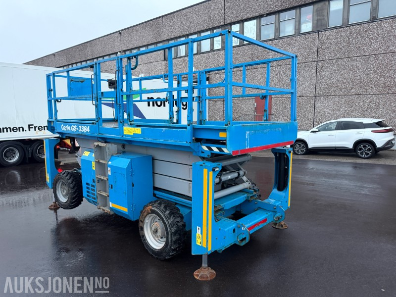 2010 Genie GS-3384RT - 12m sakselift - Plataforma elevadora: foto 3 2010 Genie GS-3384RT - 12m sakselift - Plataforma elevadora: foto 3