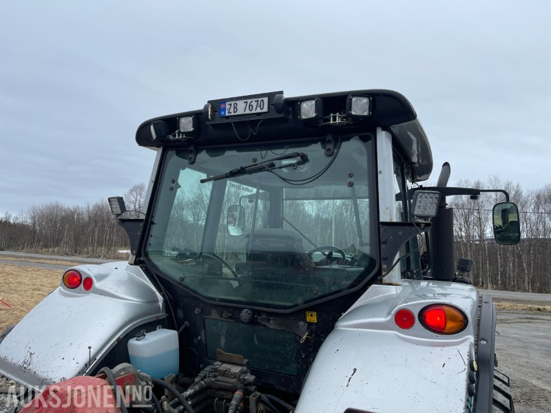 2011 Valtra N142 8670 Med laster og skuffe, Pallegaflfler, lodd, Eu godkjent til 22.01.2026 - Tractor: foto 5 2011 Valtra N142 8670 Med laster og skuffe, Pallegaflfler, lodd, Eu godkjent til 22.01.2026 - Tractor: foto 5