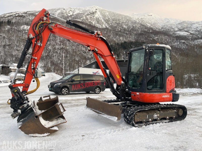 2012 Kubota KX057-4 Gravemaskin med tiltrotator, tre skuffer, kun 4408 timer - Excavadora: foto 1 2012 Kubota KX057-4 Gravemaskin med tiltrotator, tre skuffer, kun 4408 timer - Excavadora: foto 1