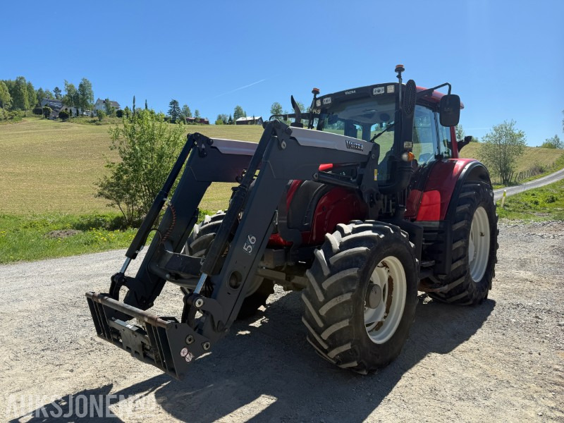 2013 Valtra 8670 traktor - Fjærende fremaksel - Hyttefjæring - 2 seter - Tractor: foto 1 2013 Valtra 8670 traktor - Fjærende fremaksel - Hyttefjæring - 2 seter - Tractor: foto 1