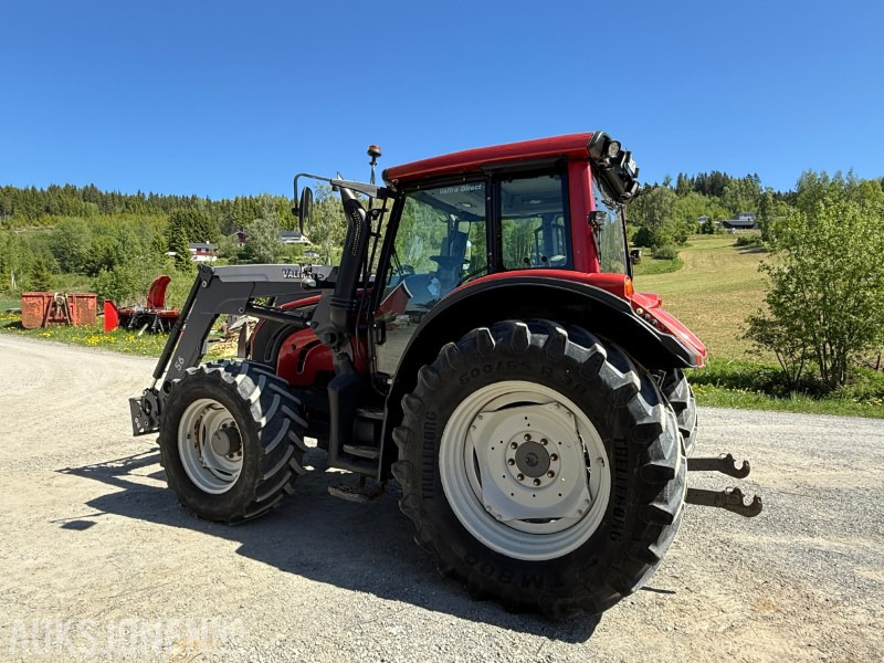 2013 Valtra 8670 traktor - Fjærende fremaksel - Hyttefjæring - 2 seter - Tractor: foto 3 2013 Valtra 8670 traktor - Fjærende fremaksel - Hyttefjæring - 2 seter - Tractor: foto 3