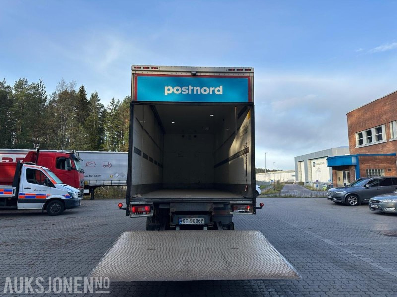 2015 Volvo FE 320 4x2 Euro6 skapbil med bakløft full sideåpning 18 Paller. - Camión caja cerrada: foto 4 2015 Volvo FE 320 4x2 Euro6 skapbil med bakløft full sideåpning 18 Paller. - Camión caja cerrada: foto 4