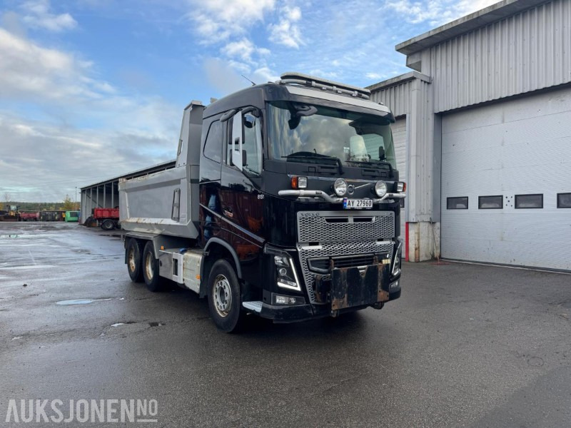 2015 Volvo FH16-660 6X4 Euro6T Brøyterigget tippbil – Servicehistorikk– 144 449 km - Camión volquete: foto 3 2015 Volvo FH16-660 6X4 Euro6T Brøyterigget tippbil – Servicehistorikk– 144 449 km - Camión volquete: foto 3