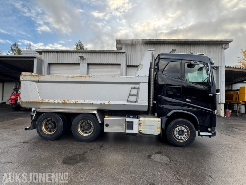 2015 Volvo FH16-660 6X4 Euro6T Brøyterigget tippbil – Servicehistorikk– 144 449 km - Camión volquete: foto 4 2015 Volvo FH16-660 6X4 Euro6T Brøyterigget tippbil – Servicehistorikk– 144 449 km - Camión volquete: foto 4
