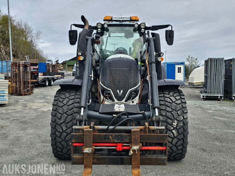 2016 Valtra T144D - Direct - Laster - Luft - 50 km/t - 3 -Medfølger skuffe - Tractor: foto 4 2016 Valtra T144D - Direct - Laster - Luft - 50 km/t - 3 -Medfølger skuffe - Tractor: foto 4