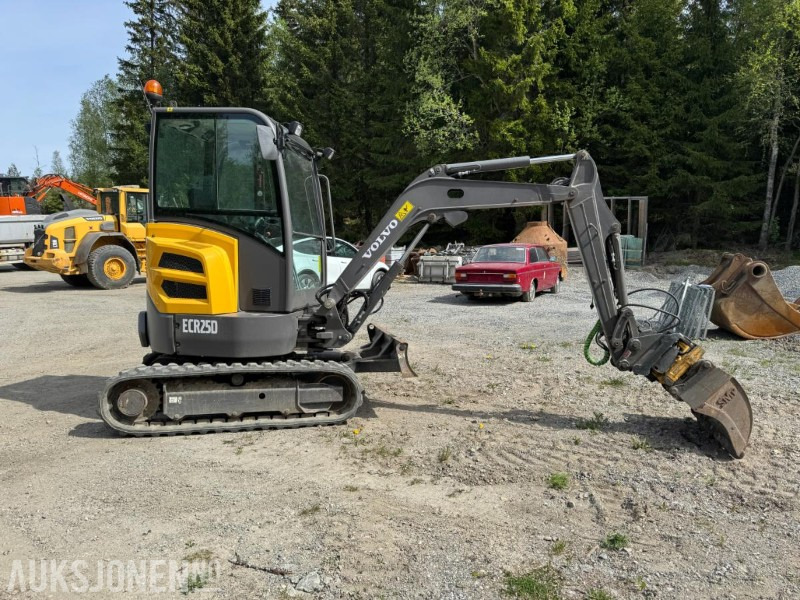 2017 Volvo ECR25D m/Engcon tiltrotator, SE-klype, 3 skuffer, vibroplate, 891 timer, Minigraver - Miniexcavadora: foto 5 2017 Volvo ECR25D m/Engcon tiltrotator, SE-klype, 3 skuffer, vibroplate, 891 timer, Minigraver - Miniexcavadora: foto 5