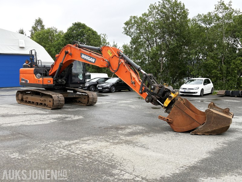 2018 Doosan DX180LC-5 - 6 381 timer - tiltrotator - 2 skuffer - sertifisert - Excavadora: foto 2 2018 Doosan DX180LC-5 - 6 381 timer - tiltrotator - 2 skuffer - sertifisert - Excavadora: foto 2
