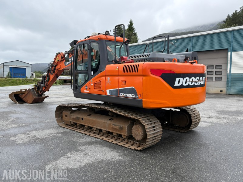 2018 Doosan DX180LC-5 - 6 381 timer - tiltrotator - 2 skuffer - sertifisert - Excavadora: foto 4 2018 Doosan DX180LC-5 - 6 381 timer - tiltrotator - 2 skuffer - sertifisert - Excavadora: foto 4