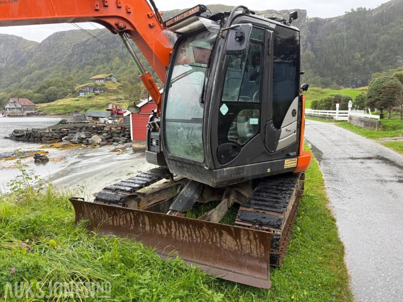 2018 Hitachi ZX85US-5A - Gravemaskin - Tiltrotator - Skjær - Pusseskuff - Lyspakke - Kort hekk - 6 909 timer - Excavadora: foto 2 2018 Hitachi ZX85US-5A - Gravemaskin - Tiltrotator - Skjær - Pusseskuff - Lyspakke - Kort hekk - 6 909 timer - Excavadora: foto 2