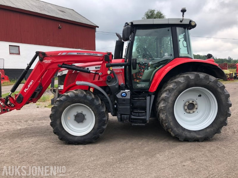 2018 Massey Ferguson MF6714S traktor - Elektronisk hydraulikk - Festejern/Sentral - Fjærende foraksel - Klimaanlegg - Tractor: foto 1 2018 Massey Ferguson MF6714S traktor - Elektronisk hydraulikk - Festejern/Sentral - Fjærende foraksel - Klimaanlegg - Tractor: foto 1