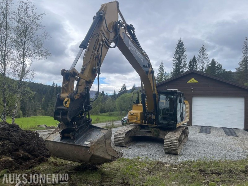 2019 Cat 326FL Gravemaskin med maskinstyring, rototilt og 4 skuffer - Excavadora: foto 2 2019 Cat 326FL Gravemaskin med maskinstyring, rototilt og 4 skuffer - Excavadora: foto 2