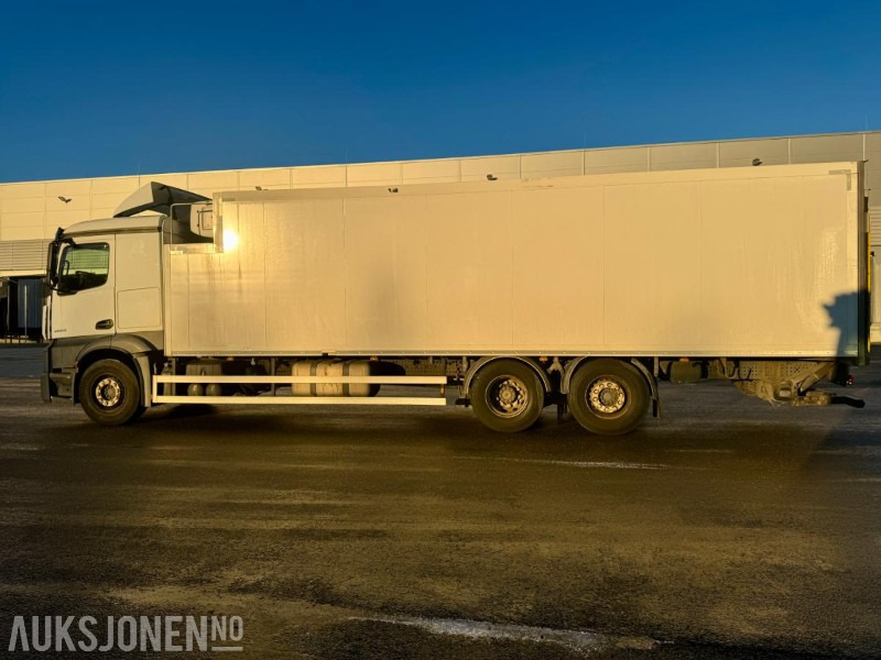 2019 Mercedes-Benz Actros 2545 L 6x2 Kjølebil - Eu-godkjent til 06/26 - Km: 193419 - Camión caja cerrada: foto 5 2019 Mercedes-Benz Actros 2545 L 6x2 Kjølebil - Eu-godkjent til 06/26 - Km: 193419 - Camión caja cerrada: foto 5