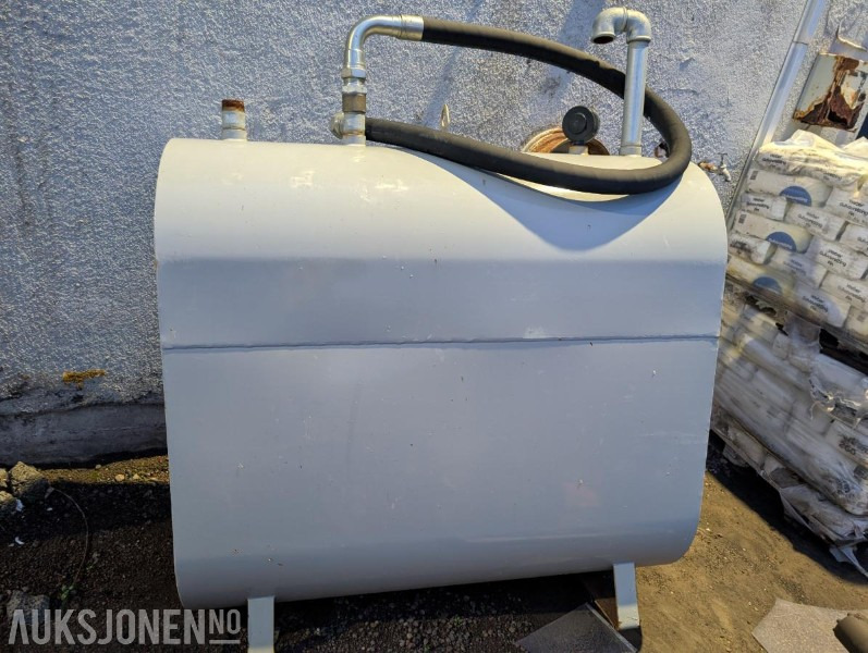 2019 Ubrukt diesel tanke, med brukt pumpe - Equipo de construcción: foto 2 2019 Ubrukt diesel tanke, med brukt pumpe - Equipo de construcción: foto 2