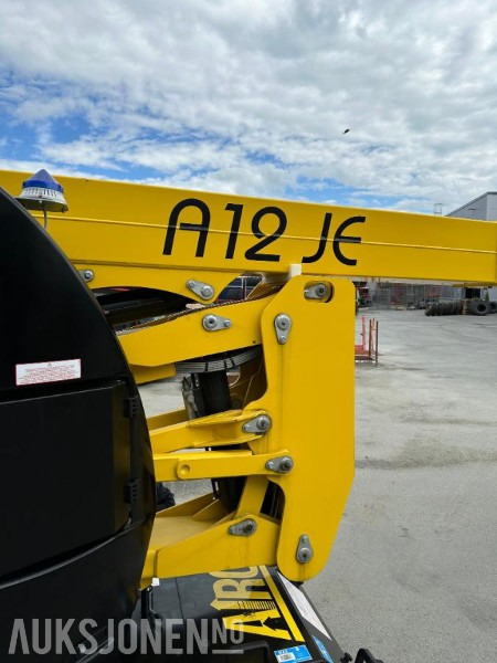 Plataforma elevadora 2023 AIRO A12 JE, elektrisk bomlift -	Roterende Jibb - Arbeidshøyde 12,1 m. - Leveres med ny årskontroll!: foto 9