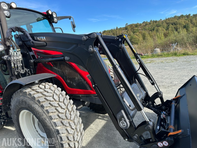 Tractor 2023 Valtra A95 - Mye utstyr, lite brukt: foto 19