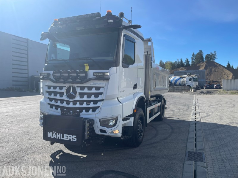 2024 Mercedes-Benz Arocs 1842 4x4 Kombibil m/brøyteopplegg – Kun 13 000 km - Som NY! - Camión volquete: foto 2 2024 Mercedes-Benz Arocs 1842 4x4 Kombibil m/brøyteopplegg – Kun 13 000 km - Som NY! - Camión volquete: foto 2