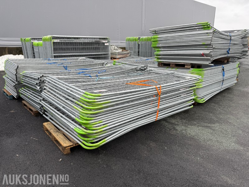 2025 Andre 1 palle (ca 30 stk) 2025 Instant byggegjerder – 3,5 x 2 meter – brukt under Ski-VM i Trondheim - Equipo de construcción: foto 2 2025 Andre 1 palle (ca 30 stk) 2025 Instant byggegjerder – 3,5 x 2 meter – brukt under Ski-VM i Trondheim - Equipo de construcción: foto 2