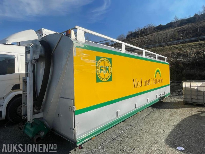 2005 Tank til mel og korn - Bulk-transport - 35 000 liter - Tipp kydraulikk - 7 rom - Kamera - Sluser - Hjelperamme. - Camión: foto 1 2005 Tank til mel og korn - Bulk-transport - 35 000 liter - Tipp kydraulikk - 7 rom - Kamera - Sluser - Hjelperamme. - Camión: foto 1
