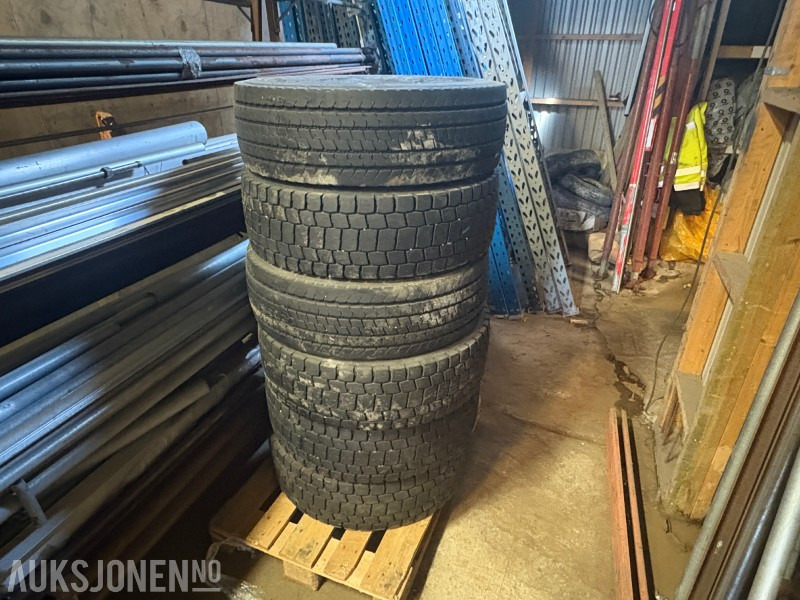 Lastebildekk 6 stk - Camión: foto 1 Lastebildekk 6 stk - Camión: foto 1