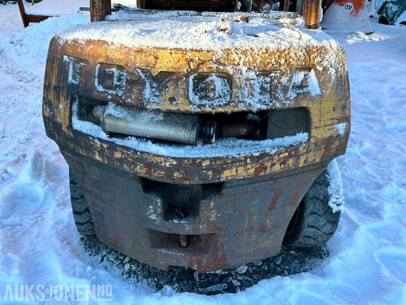 Equipo de manutención 1980 Toyota T2-3F Gaffeltruck - 1,95 tonn, 3000 mm løft, 6886 timer: foto 19 Equipo de manutención 1980 Toyota T2-3F Gaffeltruck - 1,95 tonn, 3000 mm løft, 6886 timer: foto 19