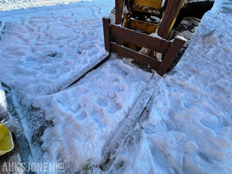 Equipo de manutención 1980 Toyota T2-3F Gaffeltruck - 1,95 tonn, 3000 mm løft, 6886 timer: foto 9 Equipo de manutención 1980 Toyota T2-3F Gaffeltruck - 1,95 tonn, 3000 mm løft, 6886 timer: foto 9