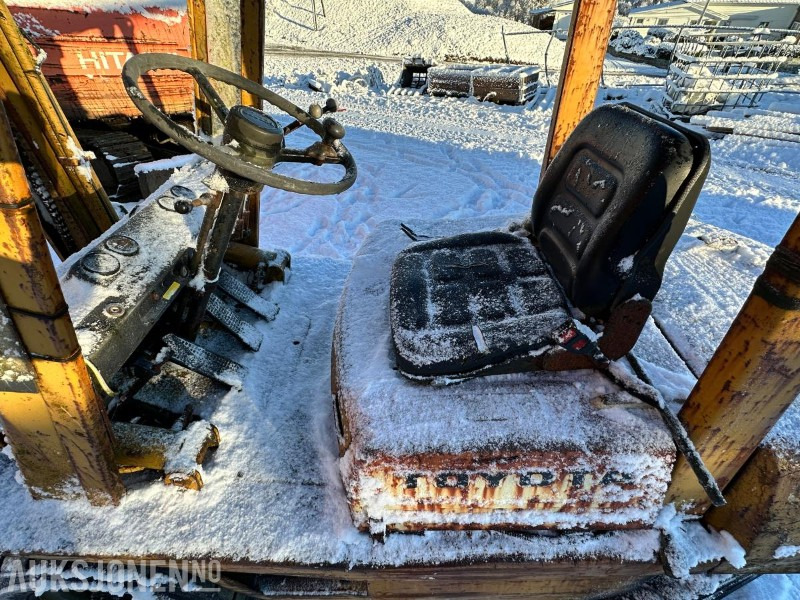 Equipo de manutención 1980 Toyota T2-3F Gaffeltruck - 1,95 tonn, 3000 mm løft, 6886 timer: foto 13 Equipo de manutención 1980 Toyota T2-3F Gaffeltruck - 1,95 tonn, 3000 mm løft, 6886 timer: foto 13