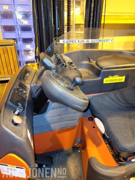 2000 HE-10 BT-REFLEX AC/ RRB1/15 Skyvemasttruck - Equipo de manutención: foto 3 2000 HE-10 BT-REFLEX AC/ RRB1/15 Skyvemasttruck - Equipo de manutención: foto 3