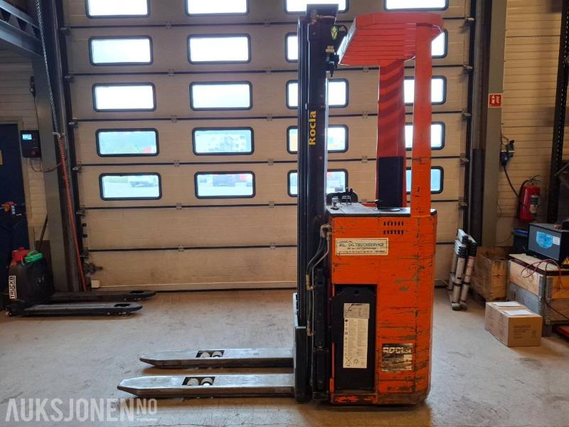 2000 Rocla TTS12 TREV5400 - 1,2 TONNS STÅSTABLER - Equipo de manutención: foto 1 2000 Rocla TTS12 TREV5400 - 1,2 TONNS STÅSTABLER - Equipo de manutención: foto 1