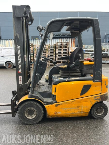 2002 Jungheinrich EFG-VAC 22 - Gaffeltruck - Truck - Equipo de manutención: foto 1 2002 Jungheinrich EFG-VAC 22 - Gaffeltruck - Truck - Equipo de manutención: foto 1