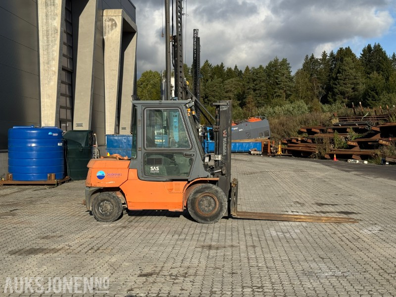 2004 Toyota 02-7FD45 gaffeltruck – 4,5 tonn, diesel, hytte - Equipo de manutención: foto 5 2004 Toyota 02-7FD45 gaffeltruck – 4,5 tonn, diesel, hytte - Equipo de manutención: foto 5