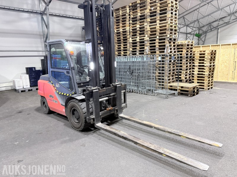 2017 Toyota 40-8FD50N - 5 tonnstruck - Kun 3080t! - Equipo de manutención: foto 3 2017 Toyota 40-8FD50N - 5 tonnstruck - Kun 3080t! - Equipo de manutención: foto 3