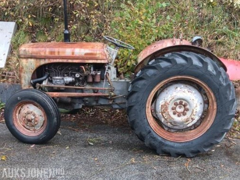 Ferguson TEF 1954 Gråtass - Tractor: foto 1 Ferguson TEF 1954 Gråtass - Tractor: foto 1
