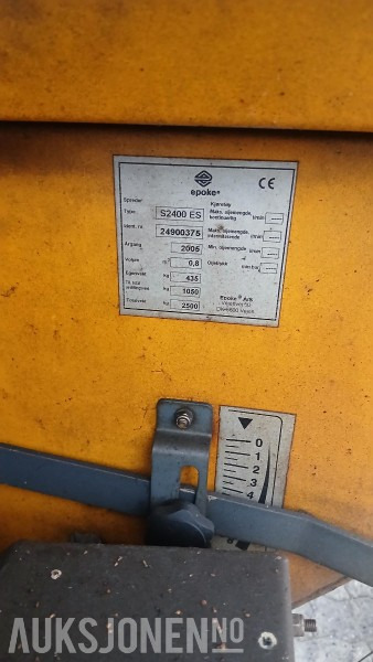 2005 Epoke S2400 ES tallerkenspreder, EpoMaster, Honda motor - Implemento para Maquinaria de construcción: foto 3 2005 Epoke S2400 ES tallerkenspreder, EpoMaster, Honda motor - Implemento para Maquinaria de construcción: foto 3