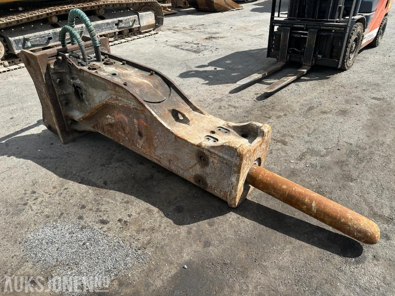 2008 Furukawa F35 pigghammer med OQ80 feste - Implemento para Maquinaria de construcción: foto 2 2008 Furukawa F35 pigghammer med OQ80 feste - Implemento para Maquinaria de construcción: foto 2
