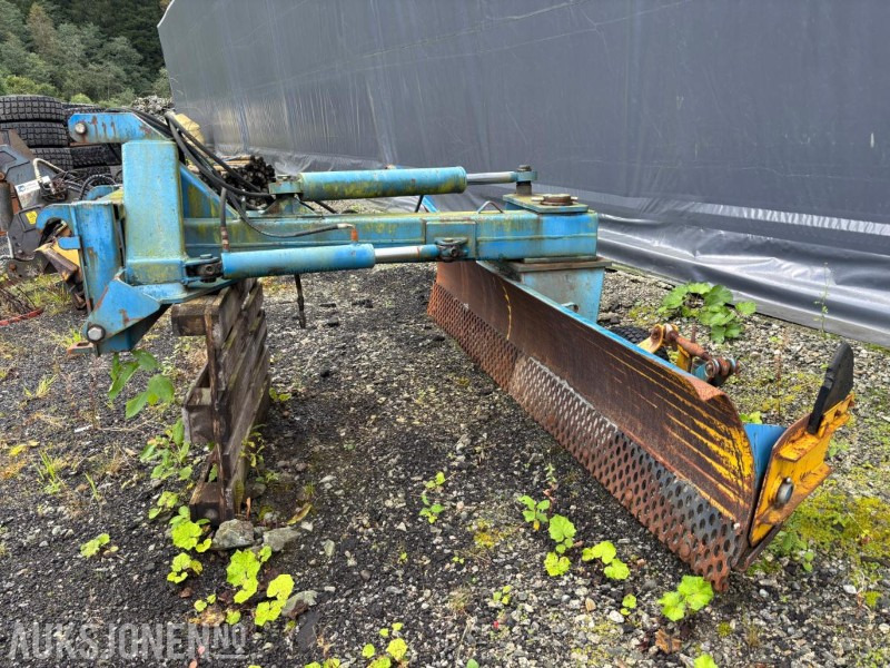 2013 Lilleseth Bakmontert Hydraulisk Snøskjær for traktor. Triangelkobling og HMV. - Implemento para Maquinaria de construcción: foto 2 2013 Lilleseth Bakmontert Hydraulisk Snøskjær for traktor. Triangelkobling og HMV. - Implemento para Maquinaria de construcción: foto 2