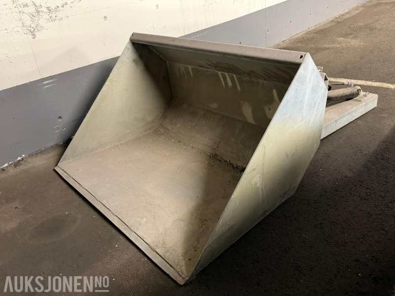 2013 SE Skuffe til truck - Implemento para Maquinaria de construcción: foto 1 2013 SE Skuffe til truck - Implemento para Maquinaria de construcción: foto 1