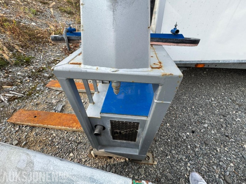 2014 Al-Vac 1600 Flex hydraulic vakuumløfter - Implemento para Maquinaria de construcción: foto 3 2014 Al-Vac 1600 Flex hydraulic vakuumløfter - Implemento para Maquinaria de construcción: foto 3