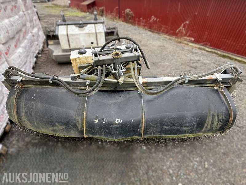 2014 HOLMS SH-3.0 FEIEKOST MED VANNTANKER OG STØVDEMPING - Implemento para Maquinaria de construcción: foto 2 2014 HOLMS SH-3.0 FEIEKOST MED VANNTANKER OG STØVDEMPING - Implemento para Maquinaria de construcción: foto 2