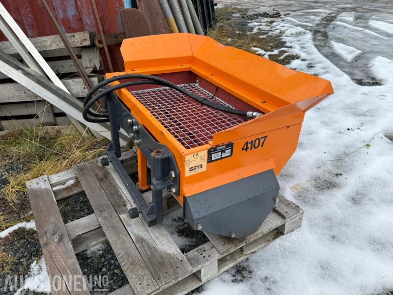 2015 Boschung Minispreder BUR-U140-100 - Implemento para Maquinaria de construcción: foto 1 2015 Boschung Minispreder BUR-U140-100 - Implemento para Maquinaria de construcción: foto 1