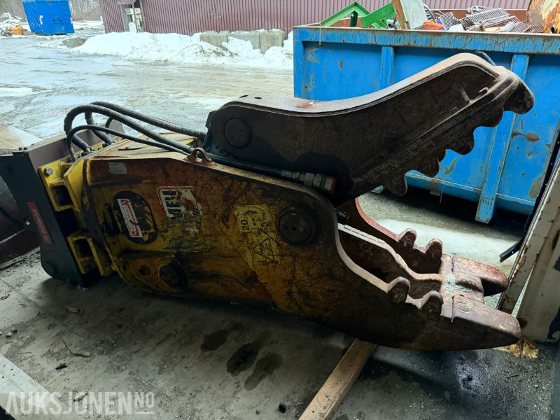 2016 Mantovanibenne RP38-IT3-SS/BRP Rivningssaks / Betongsaks - S80 Oilquick - Implemento para Maquinaria de construcción: foto 5 2016 Mantovanibenne RP38-IT3-SS/BRP Rivningssaks / Betongsaks - S80 Oilquick - Implemento para Maquinaria de construcción: foto 5