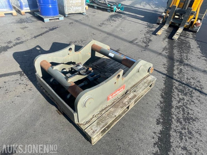 2016 OIL QUICK OQ90R FESTE TIL VOLVO MASKINER S - 90 FESTE. - Implemento para Maquinaria de construcción: foto 2 2016 OIL QUICK OQ90R FESTE TIL VOLVO MASKINER S - 90 FESTE. - Implemento para Maquinaria de construcción: foto 2